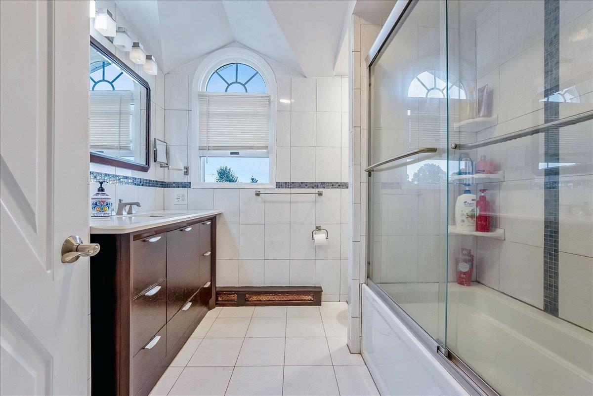 34 Marksman Lane, Levittown, New York image 27