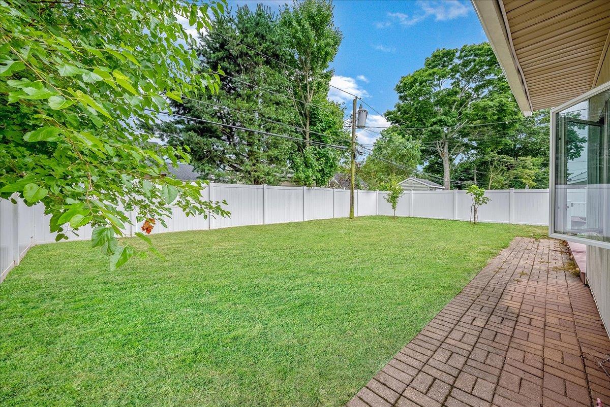 34 Marksman Lane, Levittown, New York image 31