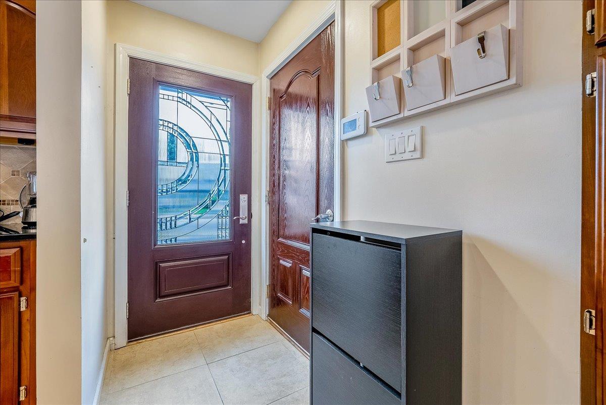 34 Marksman Lane, Levittown, New York image 4