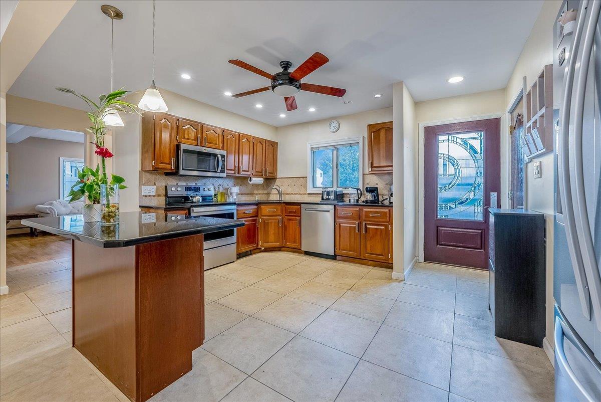 34 Marksman Lane, Levittown, New York image 7