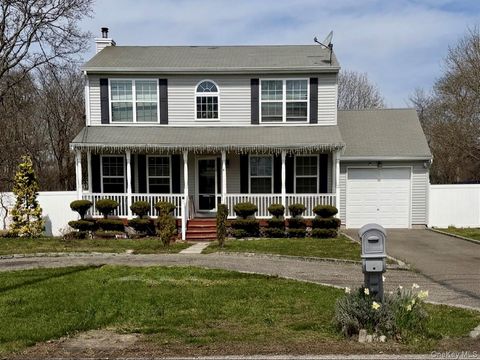 Photo of 345 Commack Road, Shirley, NY 11967 (MLS # 988084)