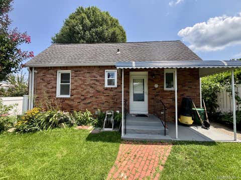 Apartment For Rent - 42 Bella Vista Avenue<br/> Glen Head, NY 11542