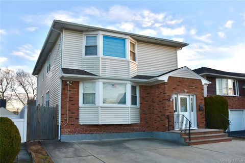 242 Munro Boulevard Valley Stream NY 11581