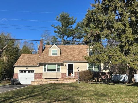 Homes For Sale - 21 Ruby Lane<br/> Huntington Station, NY 11746