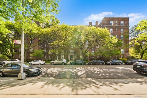 Photo of 68-10 108th Street #1D, Forest Hills, NY 11375 (MLS # 999480)