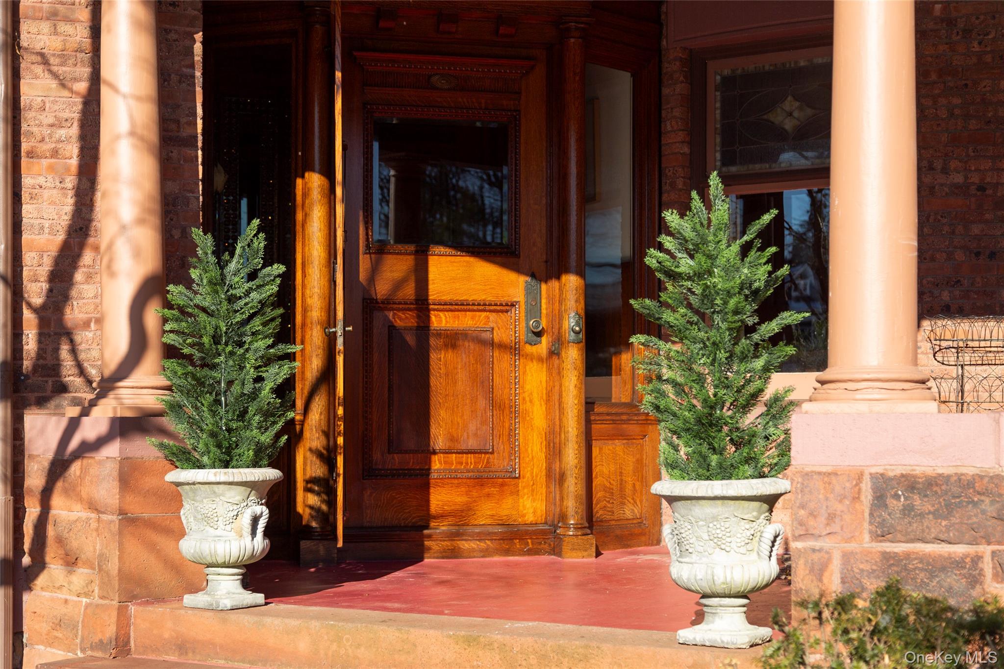 77 W Chestnut Street