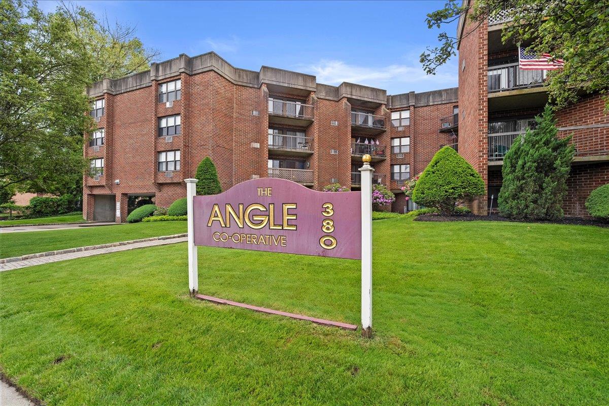 380 Fulton Street #E3, Farmingdale, New York image 1