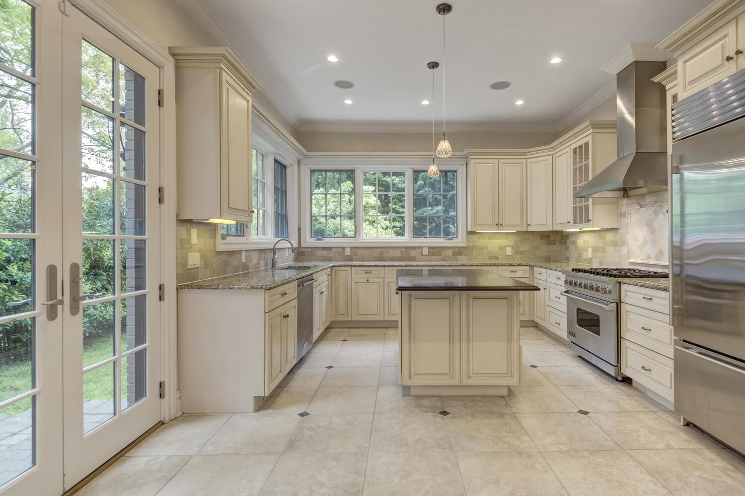 30A Shelter Rock Road, Manhasset, New York image 16