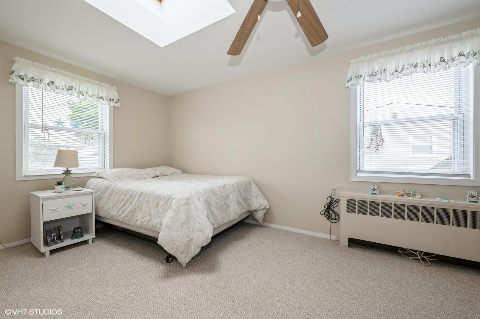 34 Castle Lane, Levittown, New York image 17