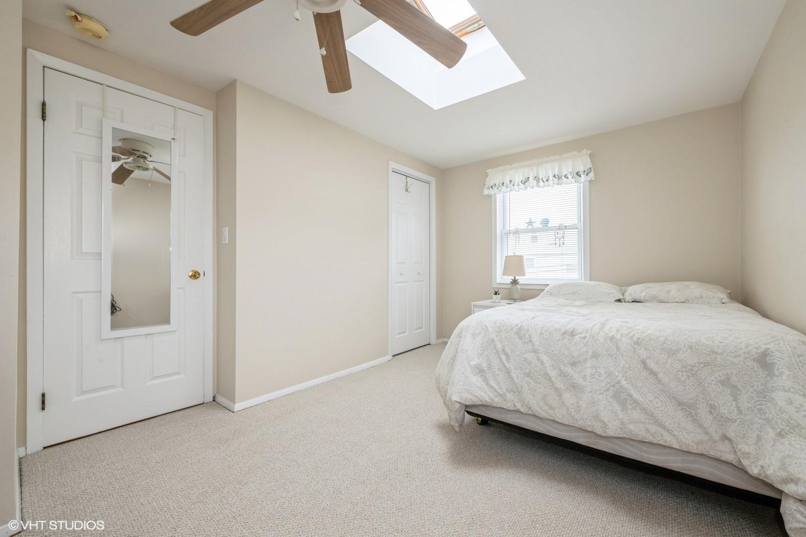34 Castle Lane, Levittown, New York image 16