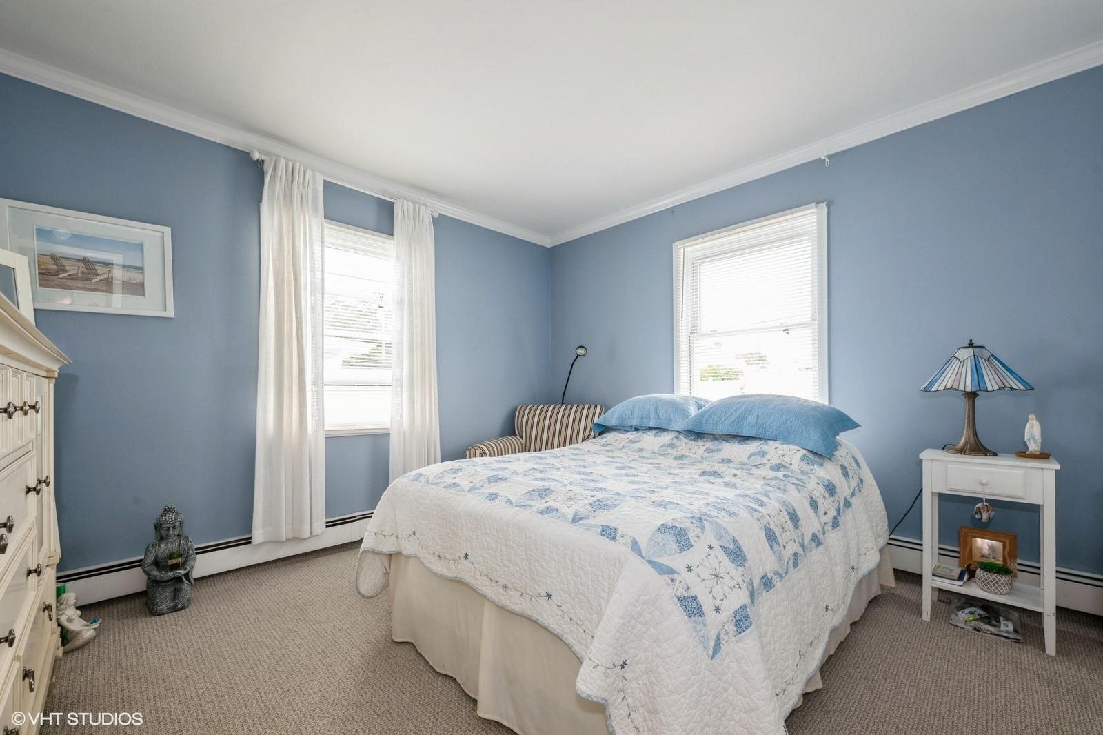 34 Castle Lane, Levittown, New York image 12