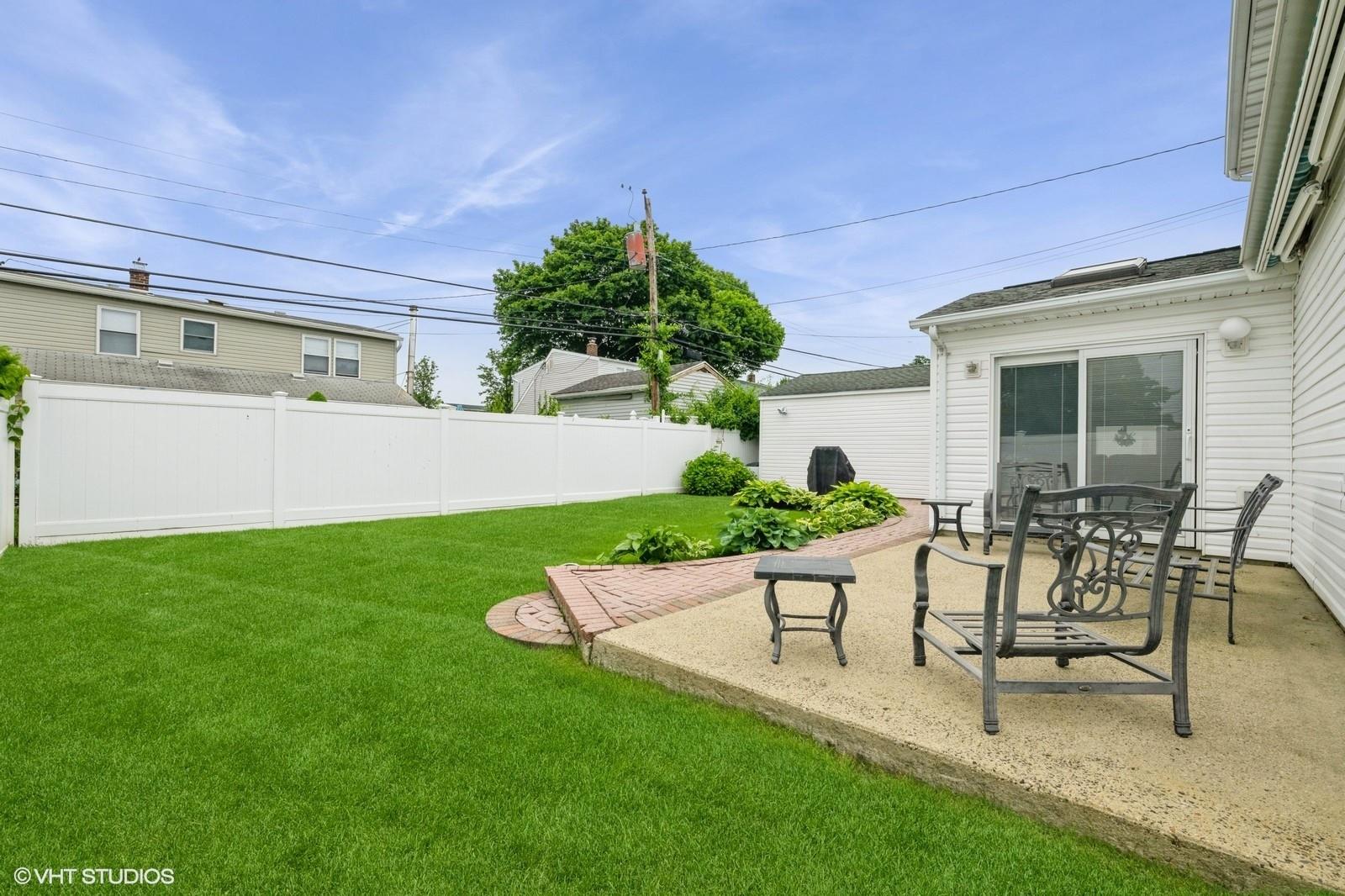 34 Castle Lane, Levittown, New York image 26