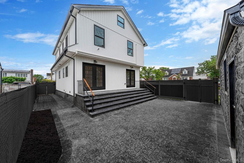 Photo of 87 Sobro Avenue, Valley Stream, NY 11580 (MLS # 902795)