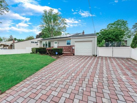 251 Woods Road Babylon NY 11703