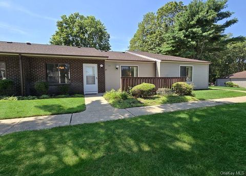 Photo of 729 Hilltop Court #729, Coram, NY 11727 (MLS # 897787) Photo of 729 Hilltop Court #729, Coram, NY 11727 (MLS # 897787)