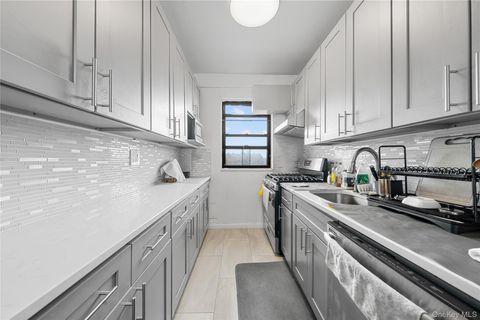 Homes For Sale - 99-32 66th Road #5K<br/> Rego Park, NY 11374