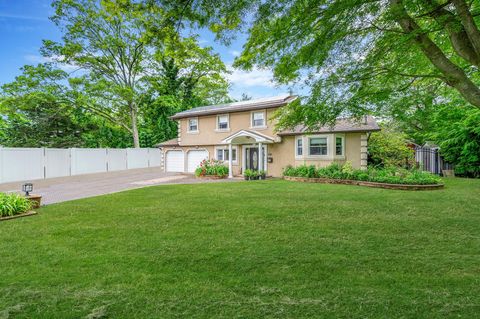 29 Barrington Drive Wheatley Heights NY 11798