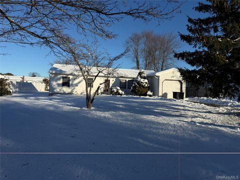 17 Thrasher Avenue Bellport NY 11713