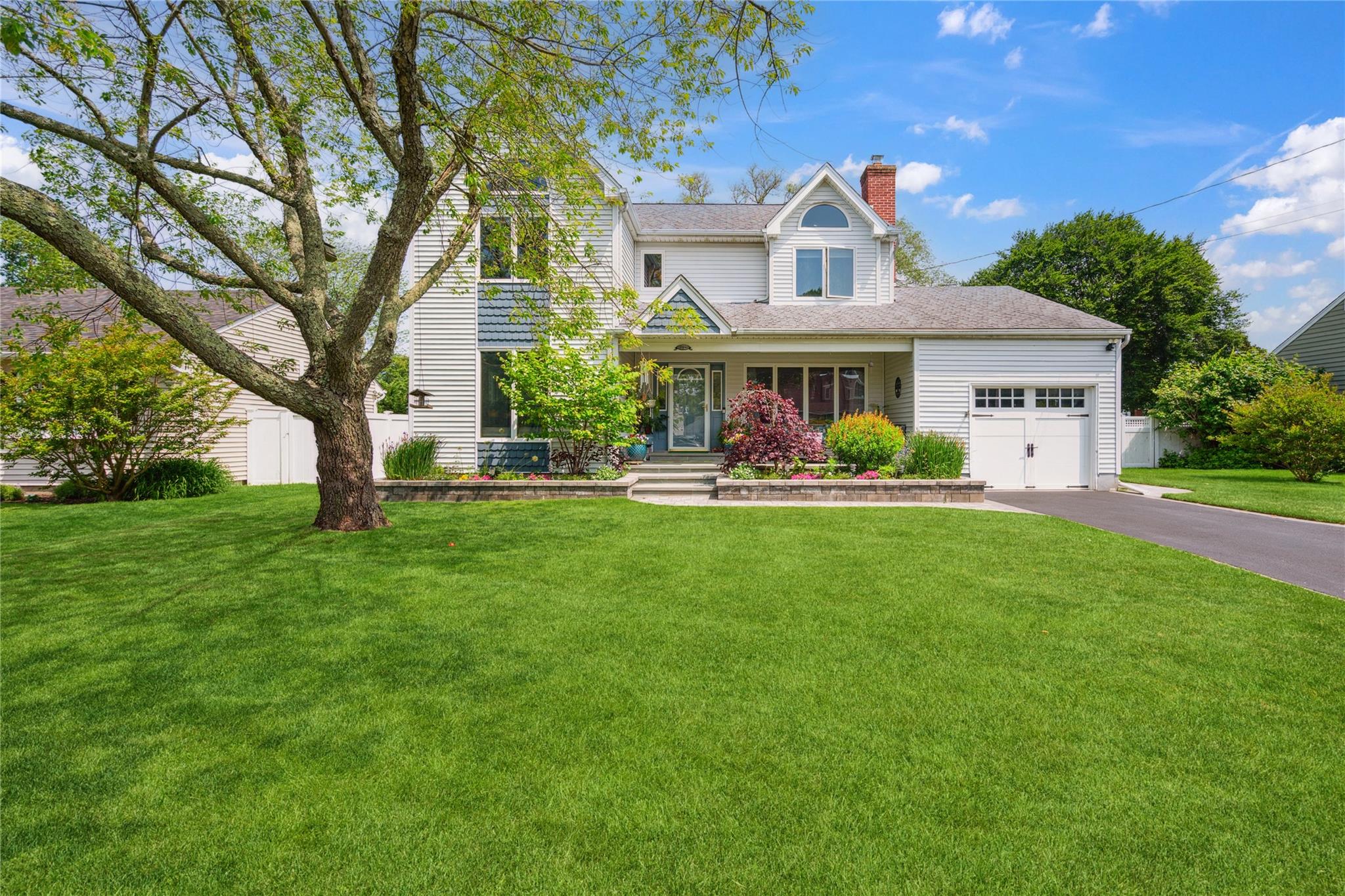 309 George Street, West Islip, New York image 3