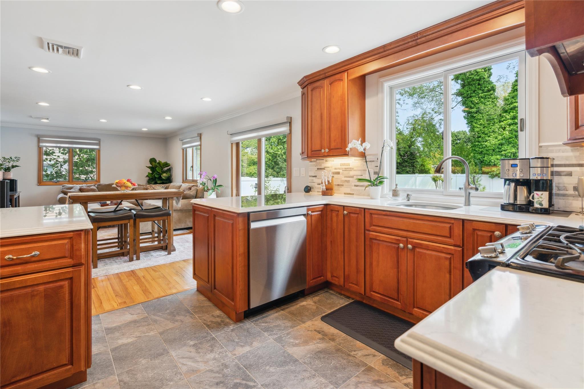 309 George Street, West Islip, New York image 18