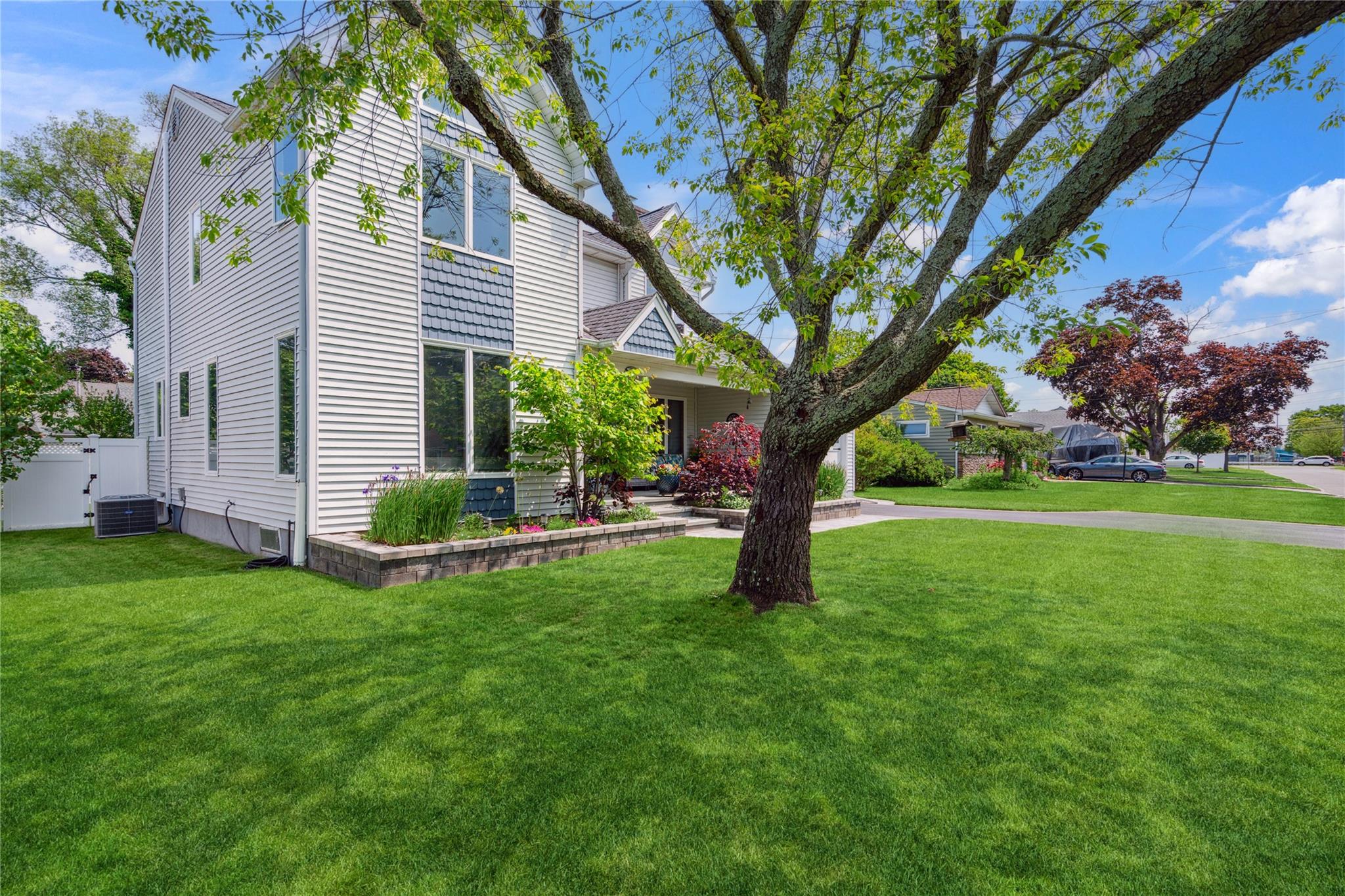 309 George Street, West Islip, New York image 4