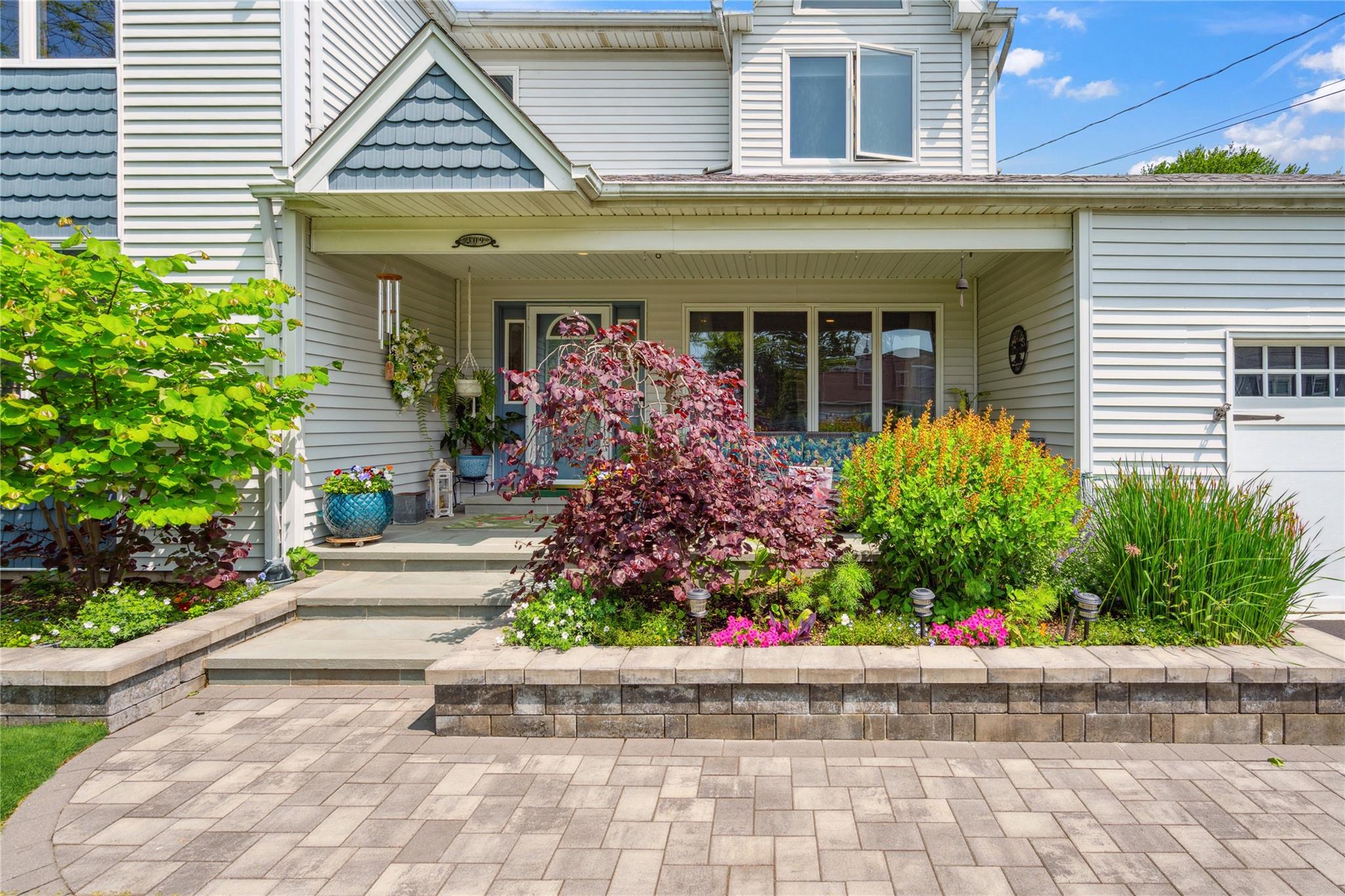 309 George Street, West Islip, New York image 1