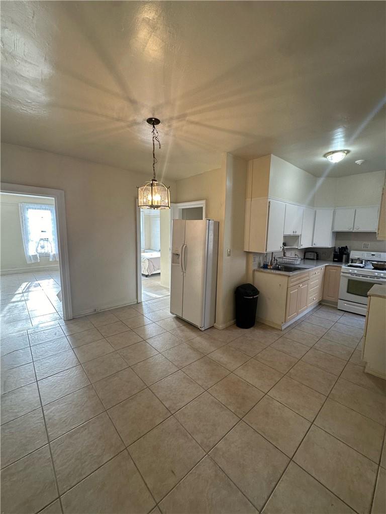 2922 Barnes Avenue 6E