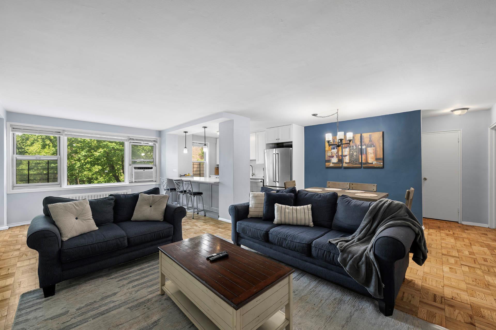 Henry Hudson Parkway 204, Bronx, New York - 3 Bedrooms  
2 Bathrooms  
6 Rooms - 