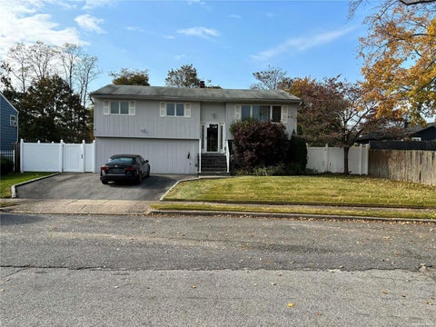 Homes For Sale - 18 Maylen Drive<br/> Suffolk County, Brentwood, NY 11717