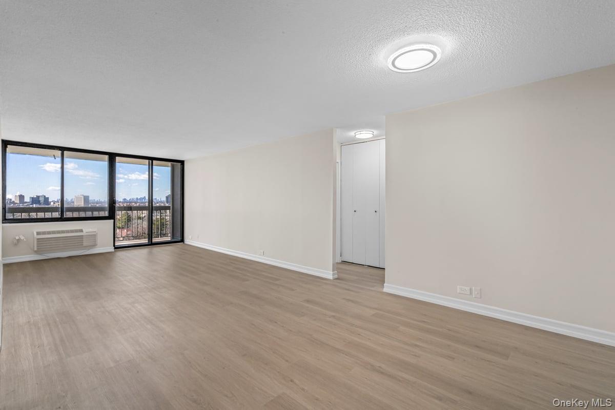 152-18 Union Turnpike 12R