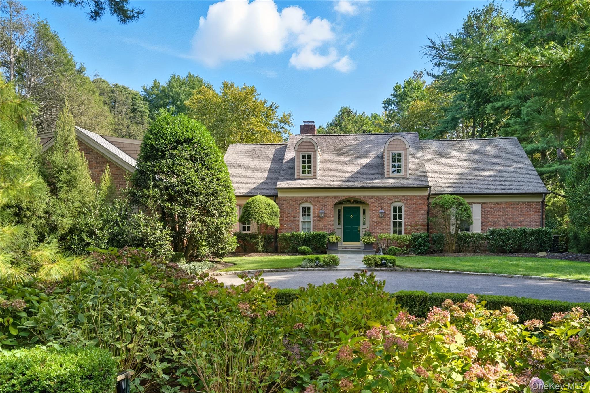 10 Middle Hollow Road