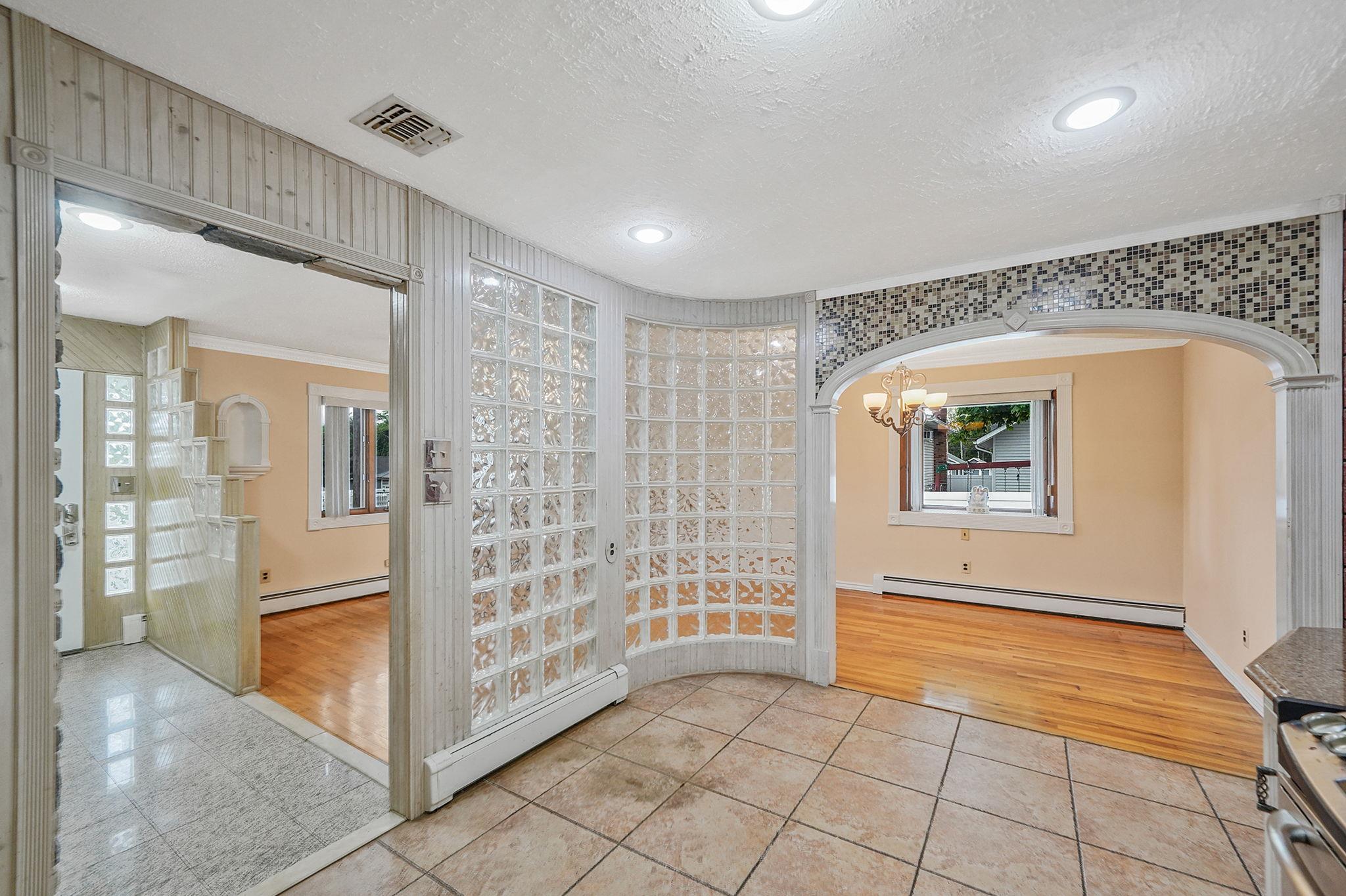 8 Adolphi Place, Ronkonkoma, New York image 15
