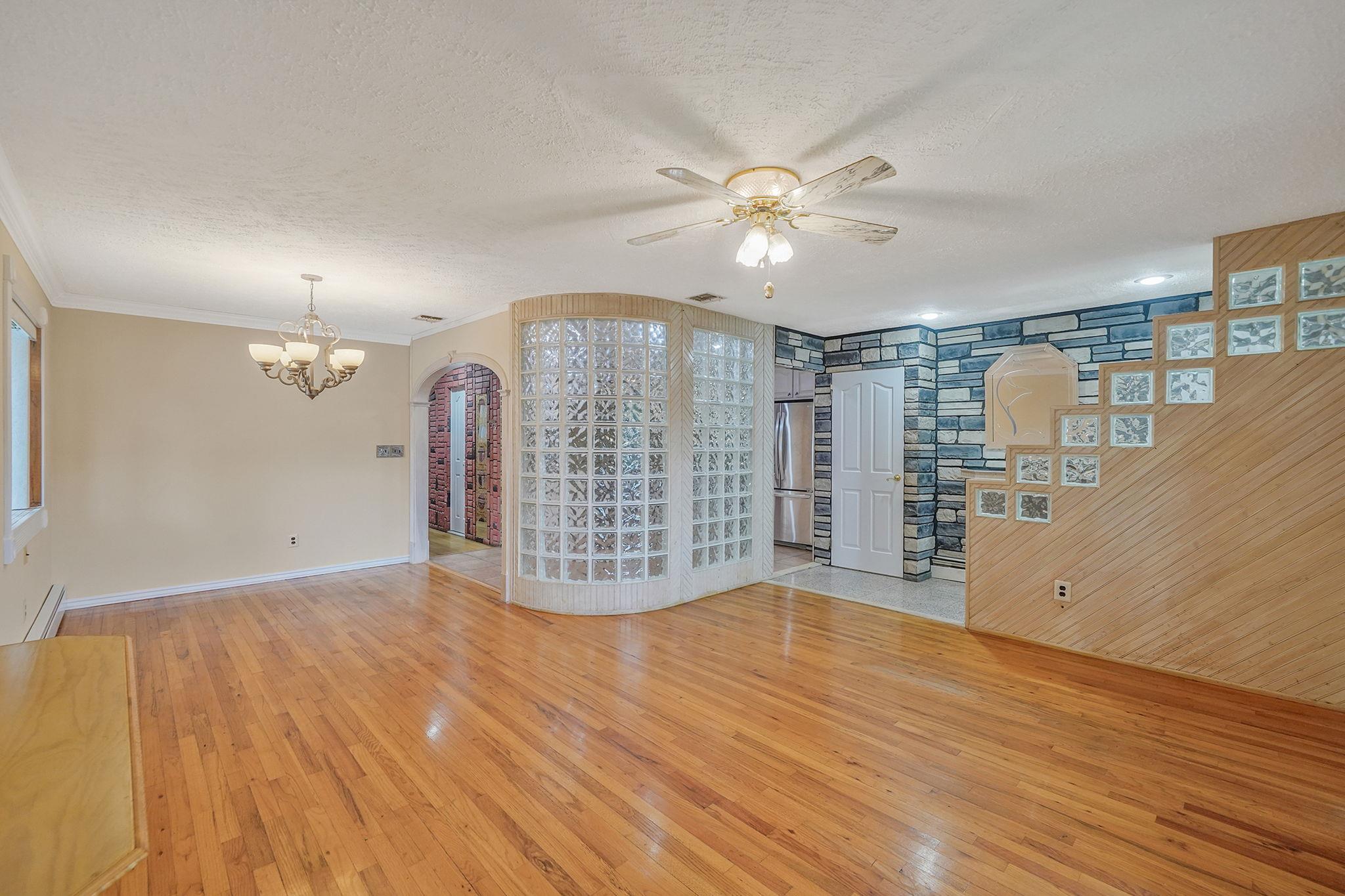 8 Adolphi Place, Ronkonkoma, New York image 6