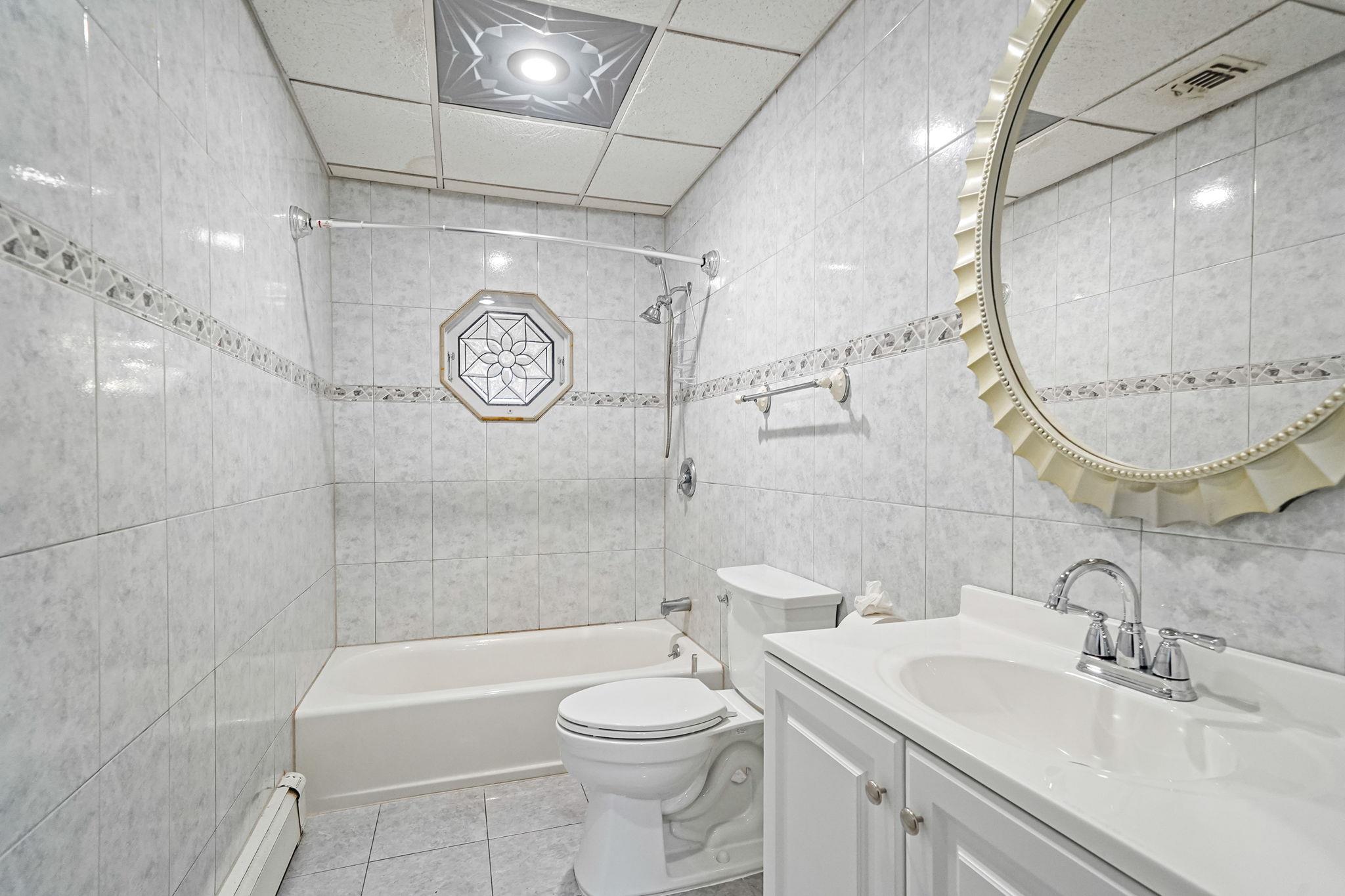 8 Adolphi Place, Ronkonkoma, New York image 32