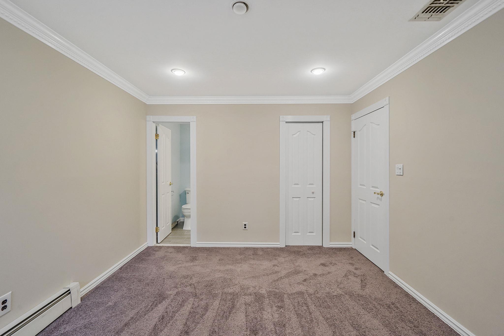 8 Adolphi Place, Ronkonkoma, New York image 30