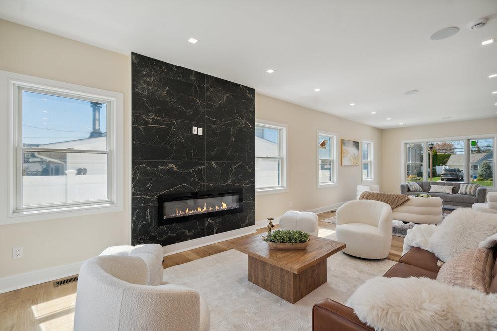 49 Pilgrim Lane, Westbury, New York image 8