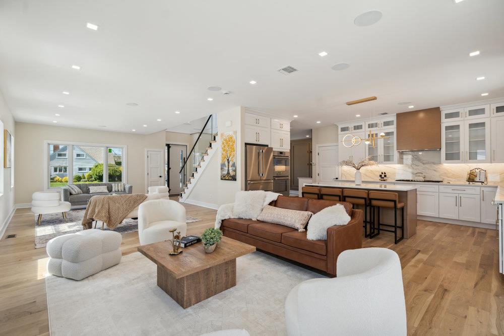 49 Pilgrim Lane, Westbury, New York image 9