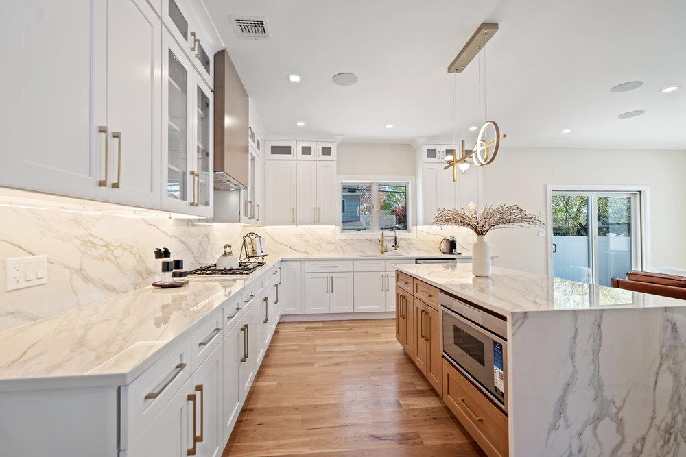 49 Pilgrim Lane, Westbury, New York image 12