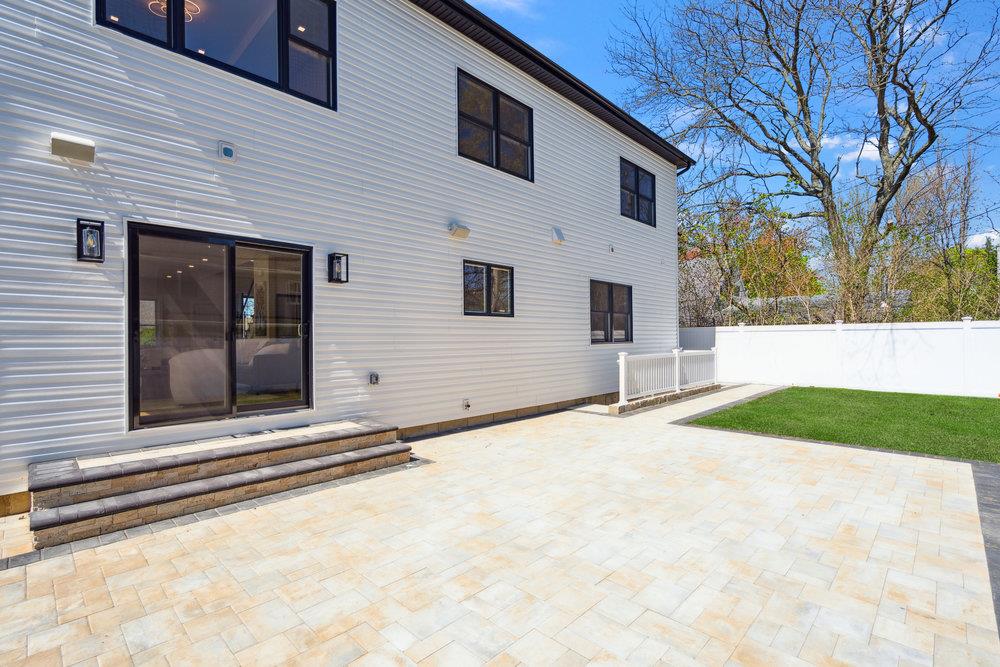 49 Pilgrim Lane, Westbury, New York image 40
