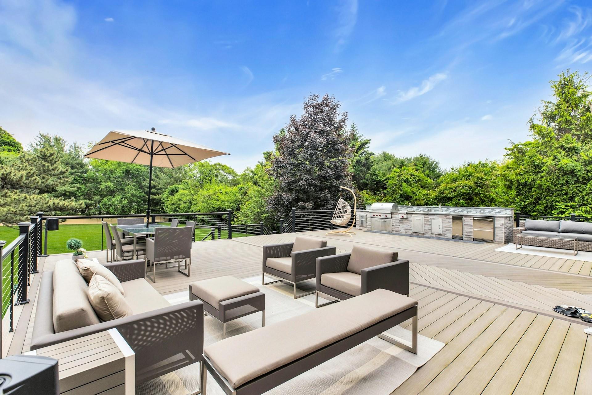 9 Hill & Tree Court, Melville, New York image 35