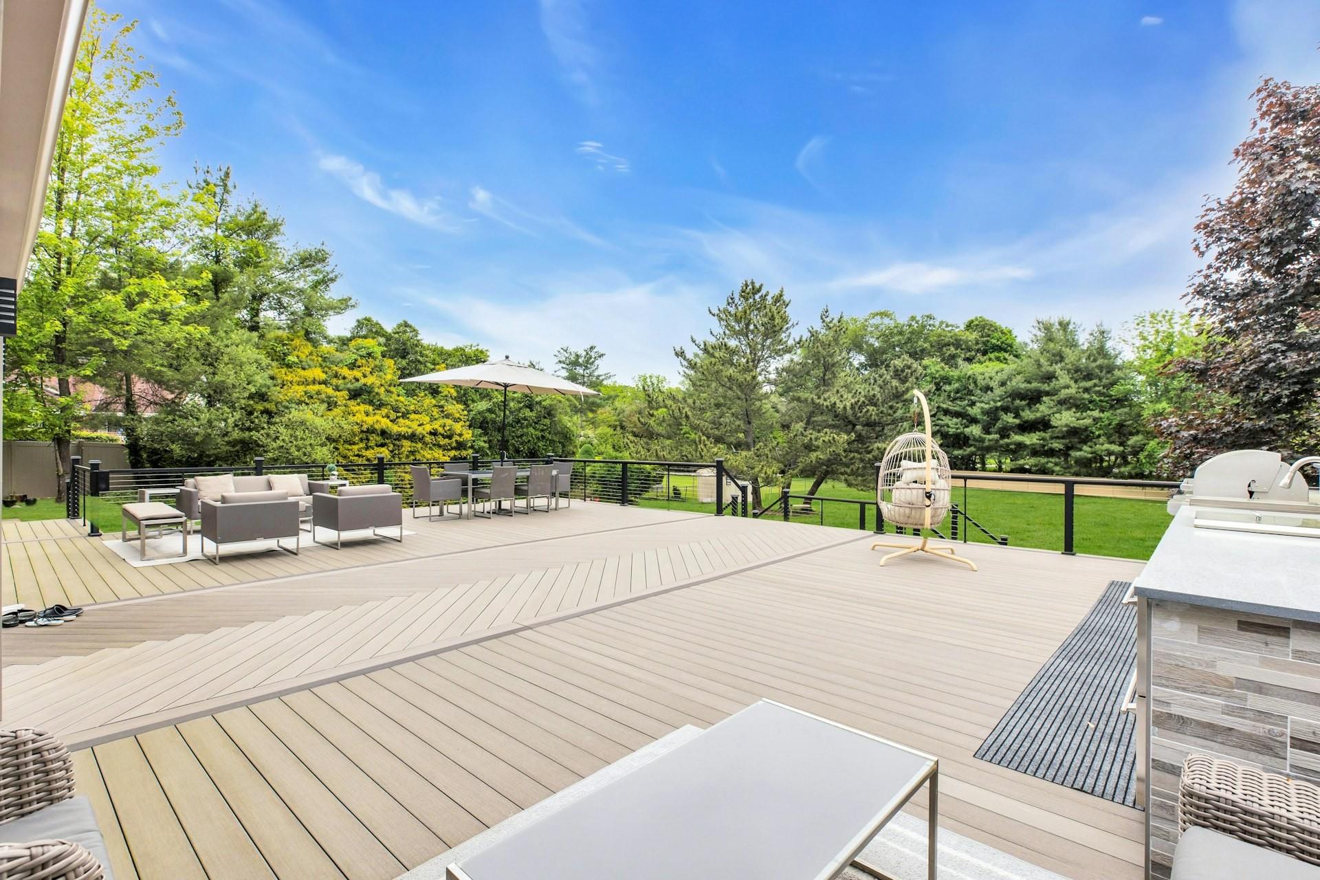 9 Hill & Tree Court, Melville, New York image 36
