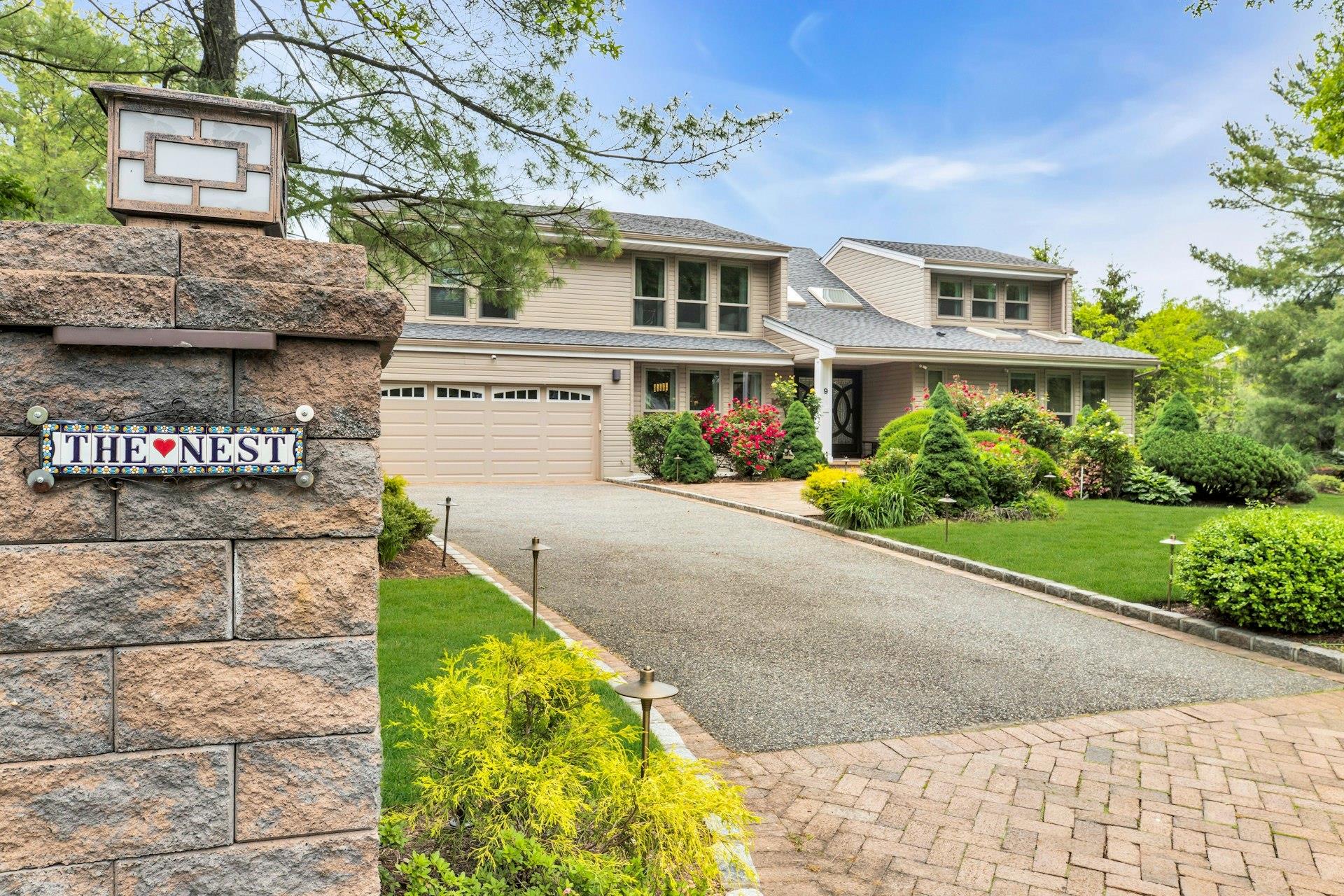 9 Hill & Tree Court, Melville, New York image 2
