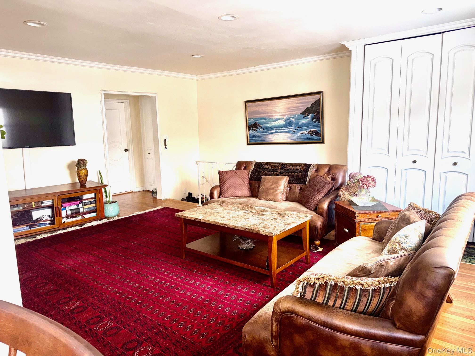 196-40 Pompeii Avenue 2B