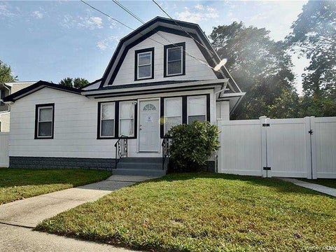 Apartment For Rent - 980 Thomas Place #1<br/> Baldwin, NY 11510