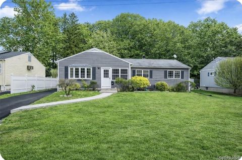 16 Meadow Road Cortlandt Manor NY 10548