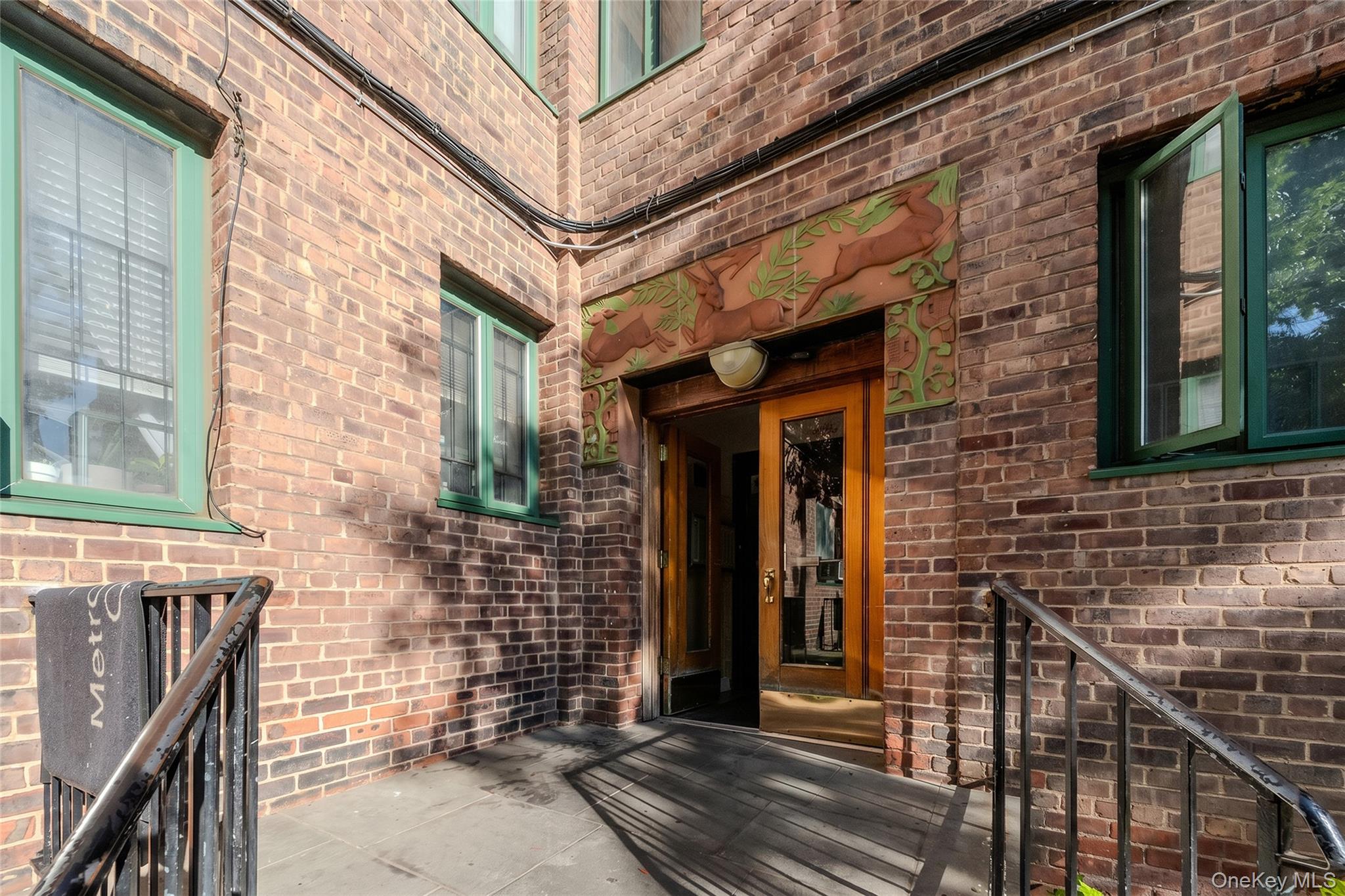 14 Metropolitan Oval 8D - Photo 2