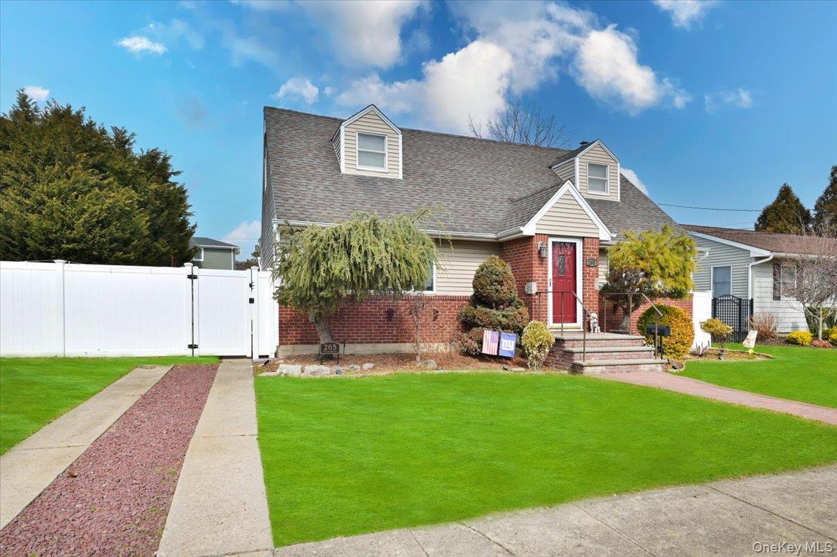 265 N Syracuse Avenue