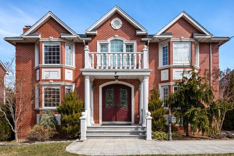 45 Nassau Road Great Neck NY 11021