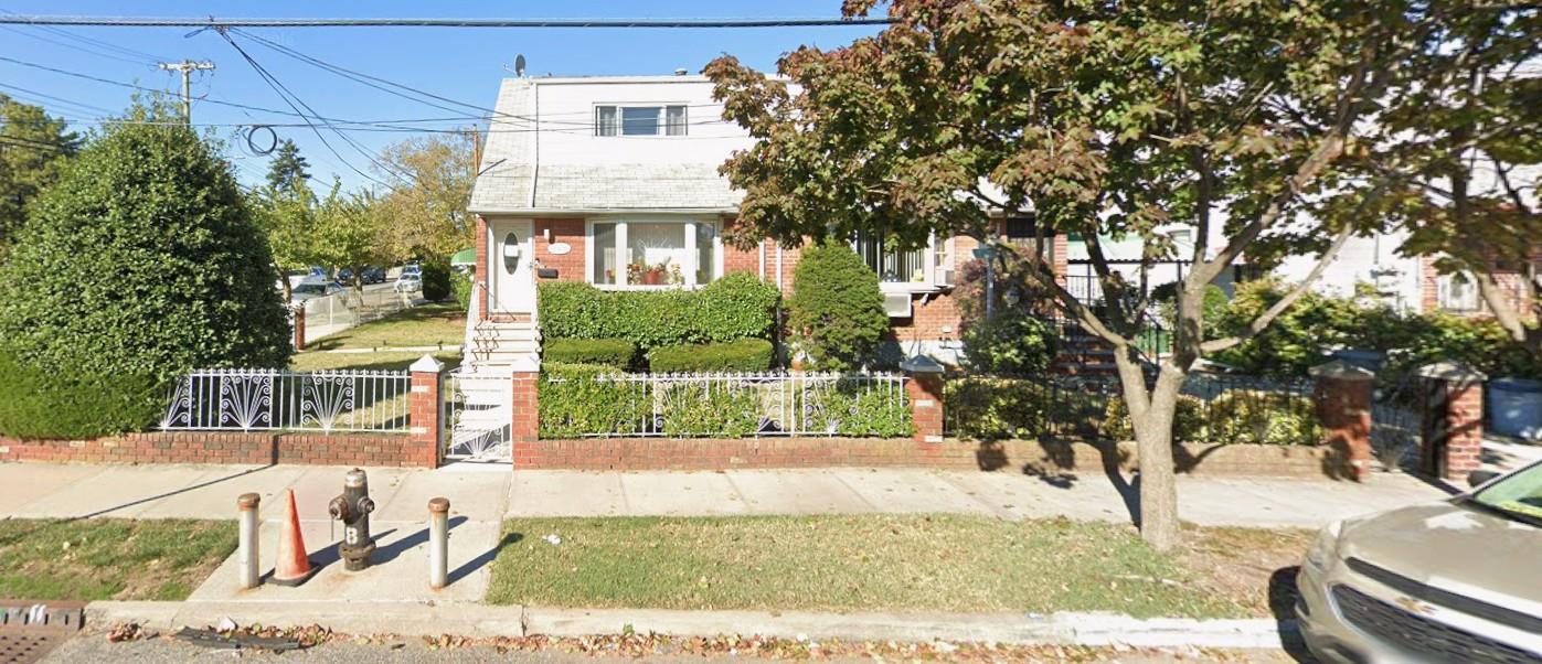 Rental Property at 145th Street, Ozone Park, Queens, NY - Bedrooms: 2 
Bathrooms: 1 
Rooms: 5  - $2,700 MO.