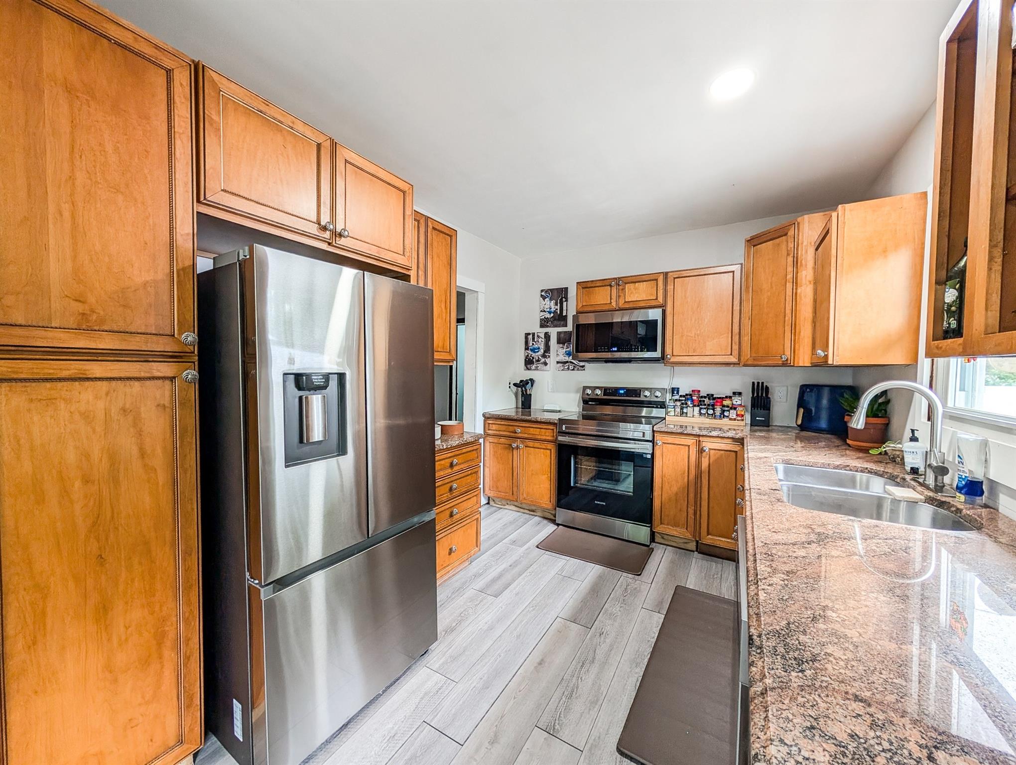 61 Manor Drive, Shirley, New York image 8
